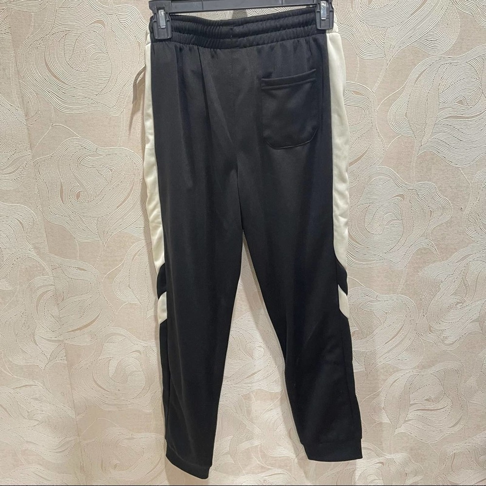 NEW Boys Official NBA Miami Heat Black and White Sweatpants Joggers - Picture 7 of 9